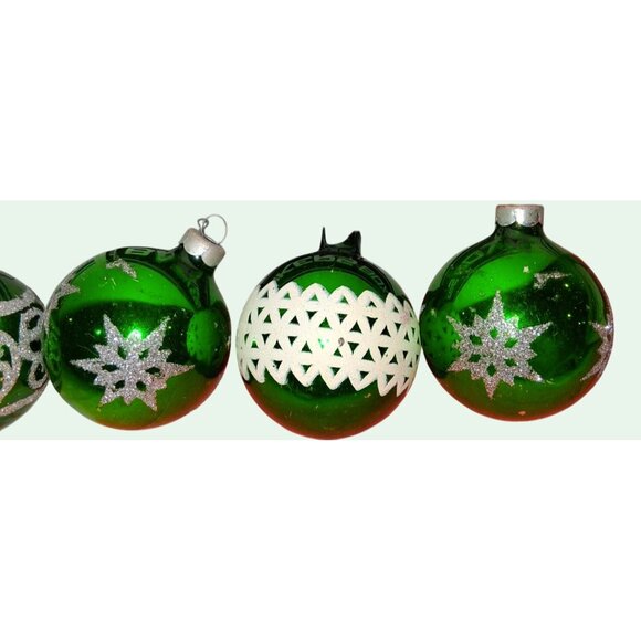 Set Of 7 Vintage Green Christmas Ornaments Silver Glitter Snowflake Swirl Design - Picture 2 of 7